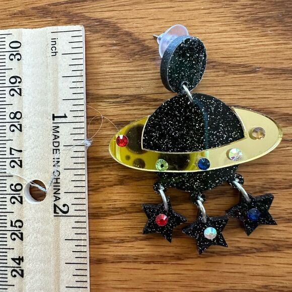 UFO Earrings, Plastic, Chunky Dangle Alien Spaceship Pierced Post - Picture 3 of 3